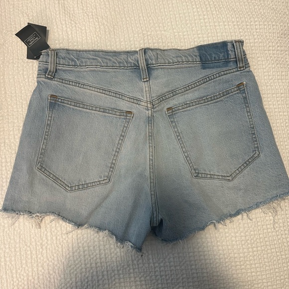 The Mom Short - High Rise - Picture 4 of 6